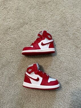 Jordan 1 Retro High OG (TD) Size 4C